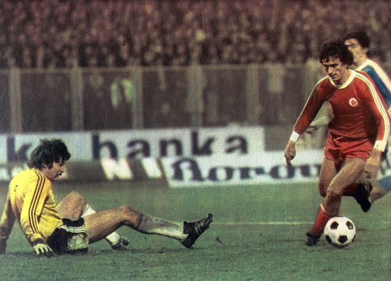Halilhodžić postiže gol protiv Dinama