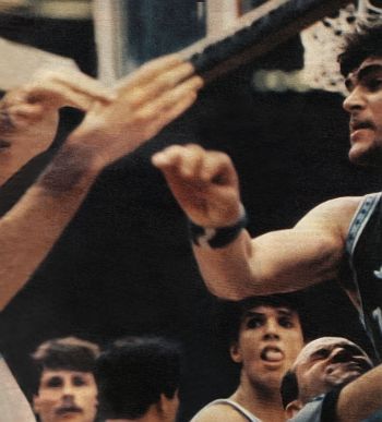 Trenutak kad Sabonis udara Nakića