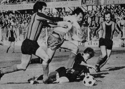 Detalj sa utakmice Hajduk - Vardar: Slaviša Žungul (beli dres) u prodoru ka golu Skopljanaca