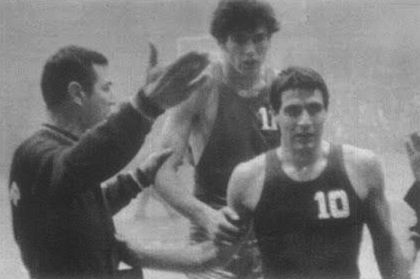 Legende zadarske košarke Krešo Ćosić i Pino Đerđa