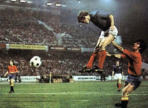 Šut glavom Katalinskog. Trenutak kasnije, Škija je iz drugog pokušaja postigao gol