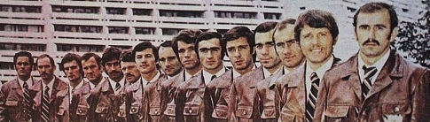 Rukometna kaznena ekspedicija, sleva: Lavrnić, Horvat, Miljak, Arslanagić, Lazarević, Vidović, Zorko, Selec, Mišković, Karalić, Pokrajac, Popović, Fajfrić, Živković i Pribanić.