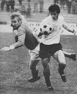 Duel Meha Karamehmedovića (levo, Vojvodina) i Nenada Bjekovića (Partizan)