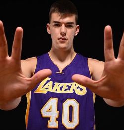 Ivica Zubac u dresu Los Anđeles Lejkersa