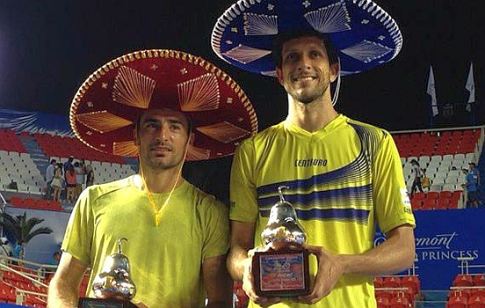 Ivan Dodig (levo) i Brazilac Marselo Melo, pobednici turnira u Akapulku 2015. godine