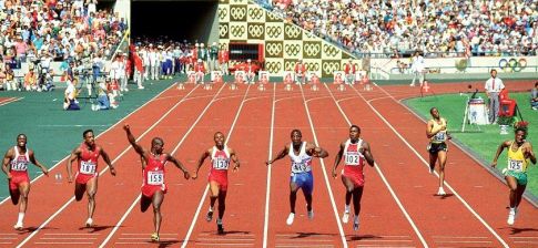 Finale trke na 100 metara u Seulu 1988. godine. Sleva: Denis Mičel, Desai Vilijams, Ben Džonson, Kalvin Smit, Linford Kristi, Karl Luis, Rej Stjuart i Robson da Silva