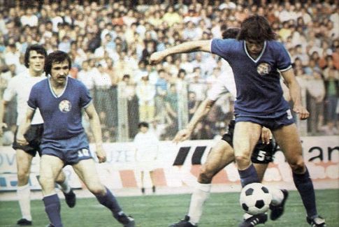 Dinamo - Partizan 2:2: Cico Kranjčar (sa loptom, Dinamo) pravi pometnju u šesnaestercu gostiju