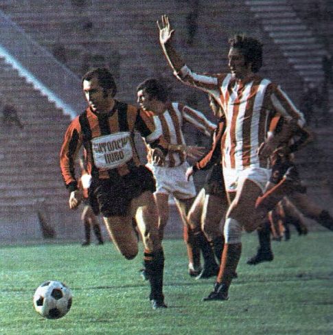 Crvena zvezda - Vardar 4:1: Vančo Spasovski (levo, Vardar) pokušava da pobegne sa loptom
