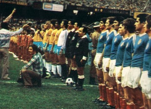 Uoči početka utakmice Brazil - Jugoslavija