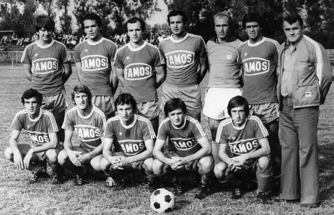 Ekipa Famosa, hrasnički galaktikosi. Treći zdesna stoji golman Muhamed Redža, heroj četvrtfinalnog susreta sa Vojvodinom