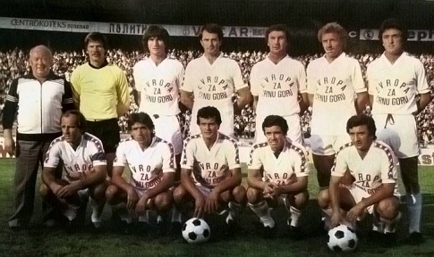 Selekcija "Evropljana" (stoje, sleva): trener Zlatko Čajkovski, Enver Marić, Ivan Buljan, Dušan Bajević, Jusuf Hatunić, Dragoslav Stepanović i Radomir Antić. Čuče, sleva: Branko Oblak, Danilo Popivoda, Nenad Bjeković, Stanislav Karasi i Momčilo Vukotić.